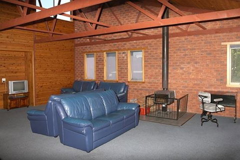 Apollo Bay Backpackers Lodge - Accommodation Main Beach 1