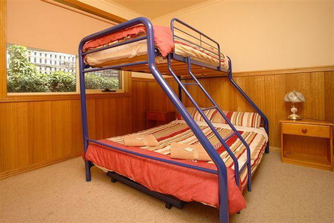 Apollo Bay Backpackers Lodge - Accommodation Main Beach 2