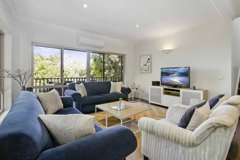 APOLLO BAY HOLIDAY HOUSE - Walk To Beach + Wifi - Accommodation Main Beach 0