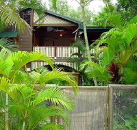 Appian Beach House - Accommodation Main Beach