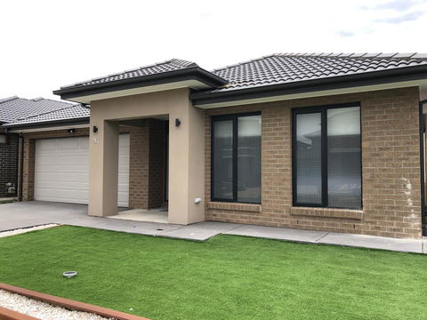 Apple House Upper Point Cook - Accommodation Main Beach 1