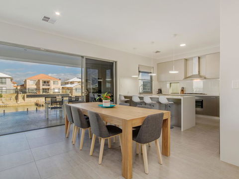 Aqua Vista - Accommodation Main Beach 3