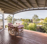 Aqua Vista - a stroll to Paynesville forshore - Accommodation Main Beach