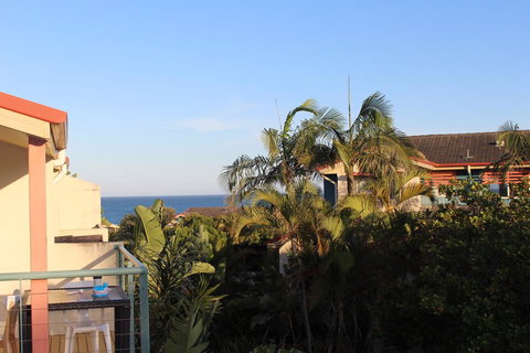 Aqualuna Apartments - Accommodation Main Beach 2