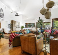 Aquila Retreat Mansion - Accommodation Main Beach