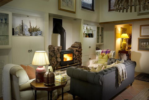 Arabella Guesthouse - Accommodation Main Beach 0