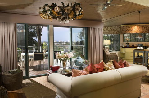 Arabella Guesthouse - Accommodation Main Beach 3