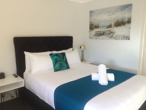 Araluen Motor Lodge - Accommodation Main Beach 0
