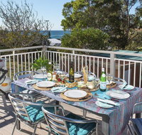 Araluen on Holden - great deck with ocean views - Accommodation Main Beach