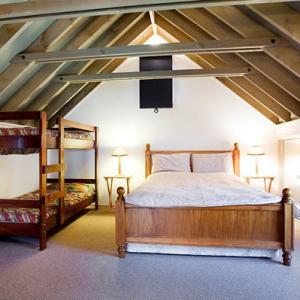 Arapaho - Accommodation Main Beach 2