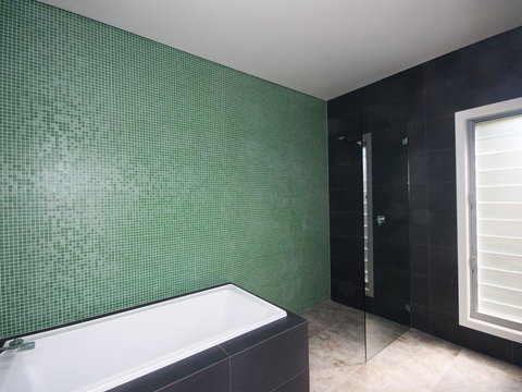 Architectural Design On The Beach - Accommodation Main Beach 2