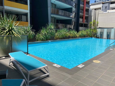 ARENA RESORT STYLE EXEC FREE NETFLIX WIFI WINE - Accommodation Main Beach 1