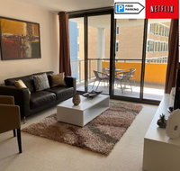 ARENA RESORT STYLE EXEC FREE NETFLIX WIFI WINE - Accommodation Main Beach