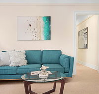 Art Deco apartment steps from harbour and beach - Accommodation Main Beach