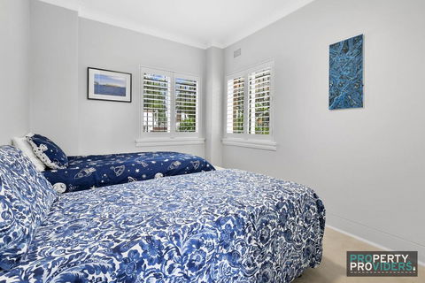 Art Deco Pad - Mosman Furnished Apartment - Accommodation Main Beach 3