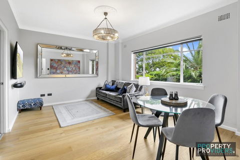 Art Deco Pad - Mosman Furnished Apartment - Accommodation Main Beach 2