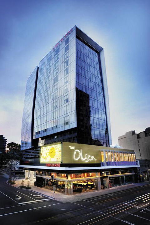 Art Series - The Olsen - Accommodation Main Beach 3