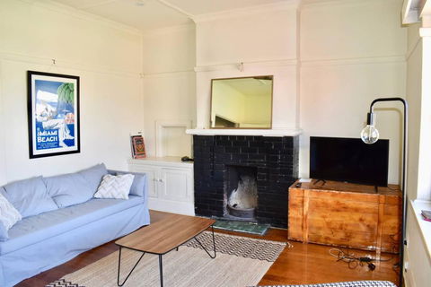 Artistic Apartment In Sunny Elwood Near St Kilda - Accommodation Main Beach 0