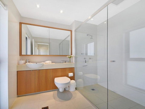 Arum 4, Heritage Park - Contemporary & Timeless - Accommodation Main Beach 2