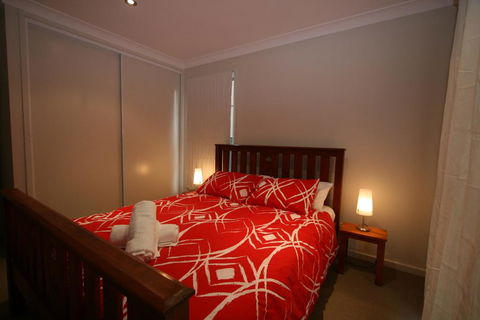 Aspect 1/8a Poly Cow Lane - Accommodation Main Beach 1