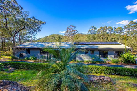 Luxury Farm House On 20 Acres - Sleeps 22 - Accommodation Main Beach 2