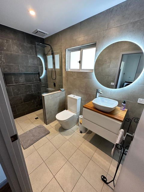 Luxury Holiday Unit 8min Walk To Town Center With Boat Parking - Accommodation Main Beach 1