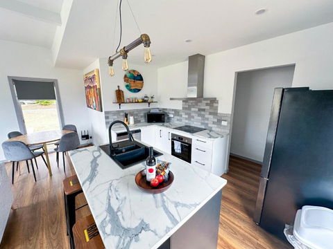 Luxury Holiday Unit 8min Walk To Town Center With Boat Parking - Accommodation Main Beach 0