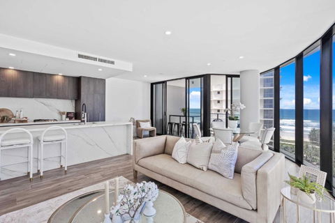 Luxury At The Pearl - Accommodation Main Beach 2
