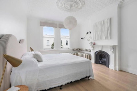 Luxury Designer Redfern House - Accommodation Main Beach 3