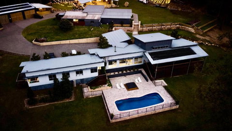 Luxury Mandalong Mansion With Pool & Spa - Accommodation Main Beach 0