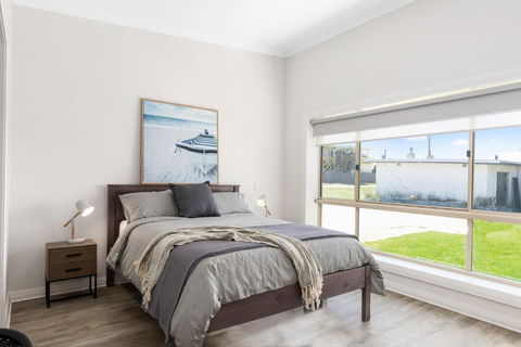 Luxury Apartments And Motel Rooms - Free Wifi - Close To Beach - Accommodation Main Beach 3
