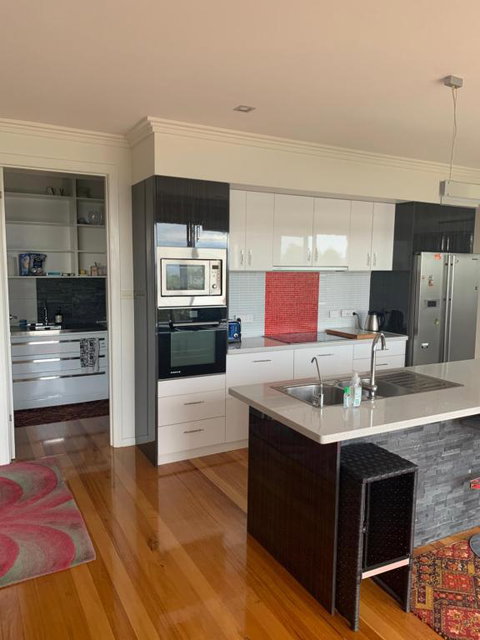 Luxury Ocean View Retreat - Accommodation Main Beach 0