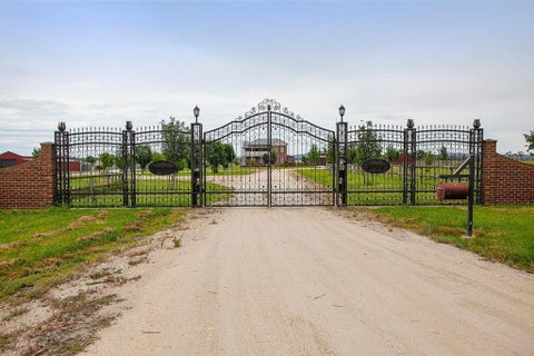 Luxury Pennsylvania Farm House In Langlang Town - Accommodation Main Beach 1
