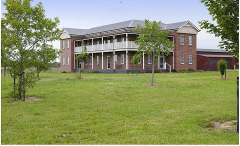 Luxury Pennsylvania Farm House In Langlang Town - Accommodation Main Beach 0
