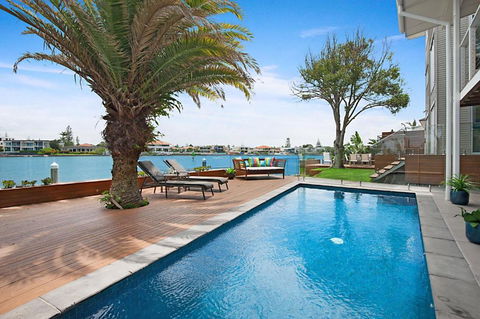 Main River Magic - Accommodation Main Beach 0