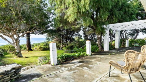 Maizies View - A Hidden Gem - Accommodation Main Beach 2