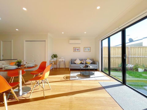 Mambourin Home By GoodLive - Accommodation Main Beach 3