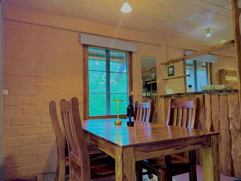 Maccys Cottages - Accommodation Main Beach 1