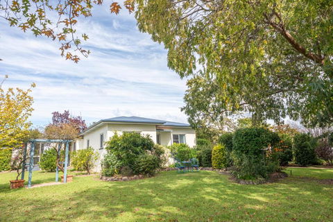 Marnita Farmhouse At Golden Grove Estate Winery - Accommodation Main Beach 0