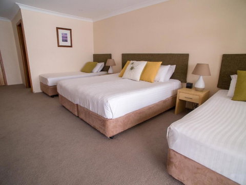 Marritz Hotel - Accommodation Main Beach 3