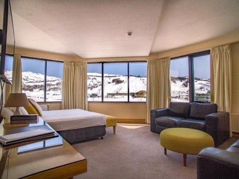 Marritz Hotel - Accommodation Main Beach 1