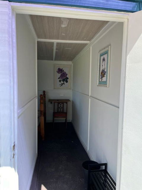 Master Bedroom Opposite To Deakin University - Accommodation Main Beach 3