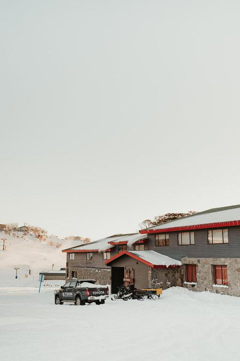 Matterhorn Lodge - Accommodation Main Beach 1