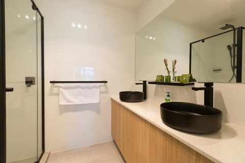 Mattner House Family Vacation Resort - Accommodation Main Beach 2