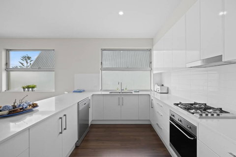 Meander - Port Noarlunga South - C21 SouthCoast Holidays - Accommodation Main Beach 3