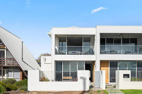 Meander - Port Noarlunga South - C21 SouthCoast Holidays - Accommodation Main Beach 0