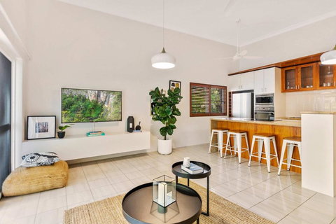 Melaleuca Hideaway - Beach Pool Free Parking - Accommodation Main Beach 2