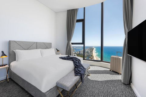 Meriton Suites Surfers Paradise - Accommodation Main Beach 0