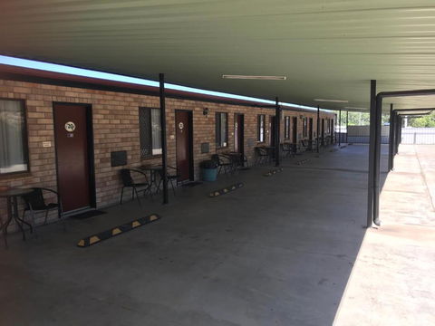 Miles Outback Motel - Accommodation Main Beach 2