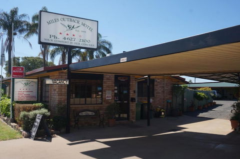 Miles Outback Motel - Accommodation Main Beach 1